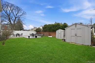 Welcome to this spacious and beautifully maintained stone-front - photo 37