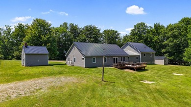 Welcome to 1 Dakin Lane, where modern comfort meets Maine living - photo 4