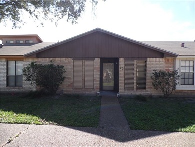 REDUCED!!! Well Sought After Townhome In The Center Of Calallen! - photo 2