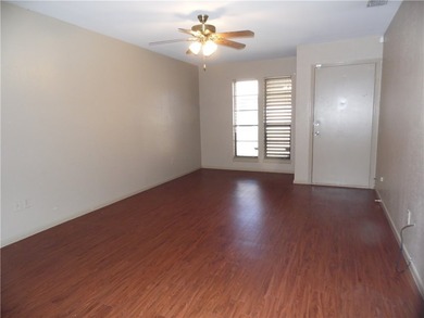 REDUCED!!! Well Sought After Townhome In The Center Of Calallen! - photo 3