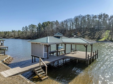 Welcome to 219 Hickory Pass. This 5-bedroom, 2-bath home has so - photo 4