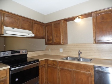 REDUCED!!! Well Sought After Townhome In The Center Of Calallen! - photo 5