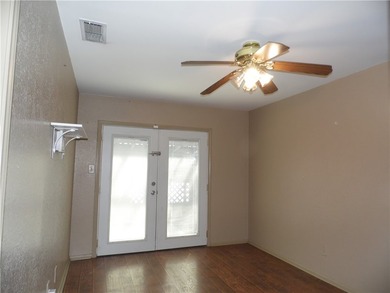 REDUCED!!! Well Sought After Townhome In The Center Of Calallen! - photo 9