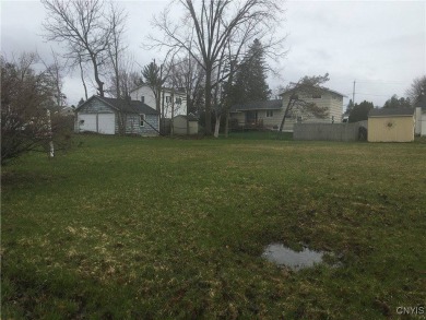Oneida Lake Lot For Sale in Cicero New York