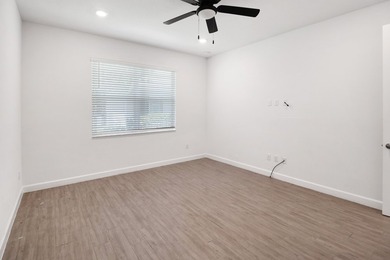 Near BRAND NEW modern 2-bedroom, 2-bathroom townhouse situated - photo 14