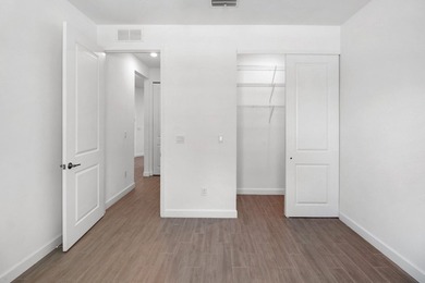 Near BRAND NEW modern 2-bedroom, 2-bathroom townhouse situated - photo 21