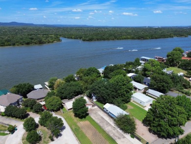 Lake LBJ Home For Sale in Kingsland Texas