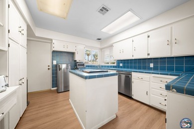 Beautifully updated golf course home. This 3-bedroom, 2-bathroom - photo 11