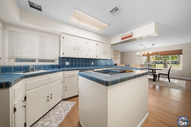 Beautifully updated golf course home. This 3-bedroom, 2-bathroom - photo 12