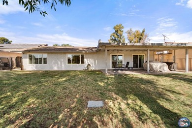 Beautifully updated golf course home. This 3-bedroom, 2-bathroom - photo 20