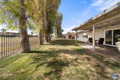 Beautifully updated golf course home. This 3-bedroom, 2-bathroom - photo 21