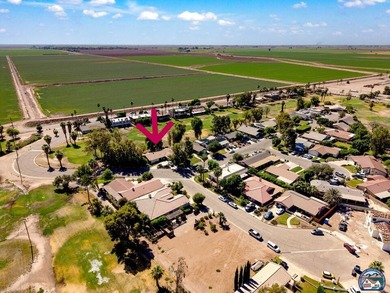 Beautifully updated golf course home. This 3-bedroom, 2-bathroom - photo 26
