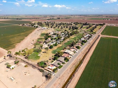 Beautifully updated golf course home. This 3-bedroom, 2-bathroom - photo 29