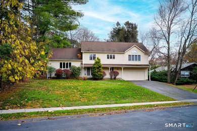 This sensational open-concept home is designed for both comfort - photo 2