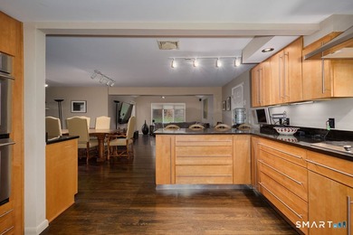 This sensational open-concept home is designed for both comfort - photo 8