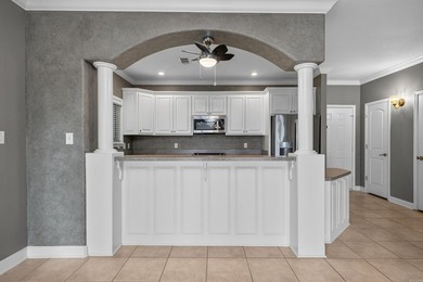 This beautiful condo is move in ready, has an open concept - photo 14