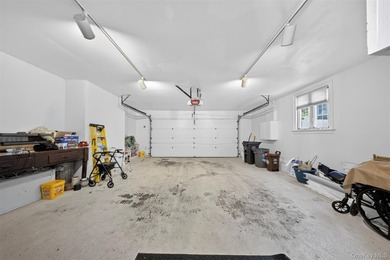 Welcome to this exceptional, beautifully renovated wide-line - photo 16