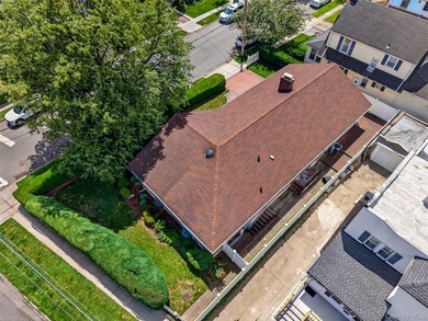 Welcome to this exceptional, beautifully renovated wide-line - photo 17