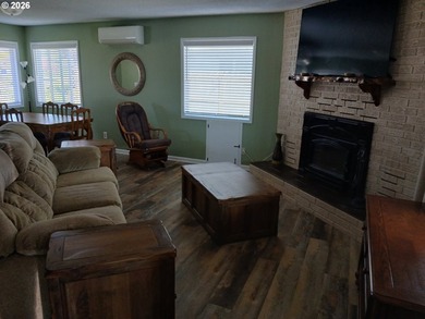 Completely renovated single-level coastal retreat with dual - photo 20