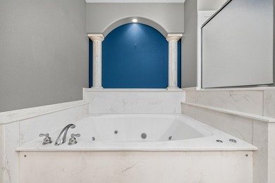 This beautiful condo is move in ready, has an open concept - photo 25