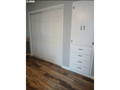 Completely renovated single-level coastal retreat with dual - photo 26
