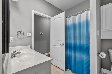 This beautiful condo is move in ready, has an open concept - photo 33