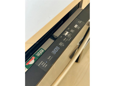 Best location to live or invest!!! Can be rented immediately min