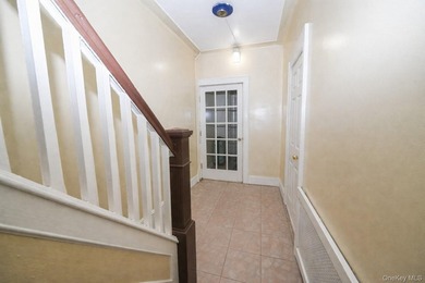 MOVE RIGHT INTO THIS WELL MAINTAINED 2 FAMILY SEMI-ATTACHED HOME - photo 4
