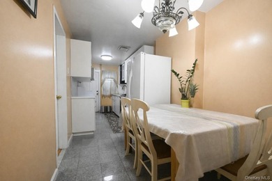 MOVE RIGHT INTO THIS WELL MAINTAINED 2 FAMILY SEMI-ATTACHED HOME - photo 6