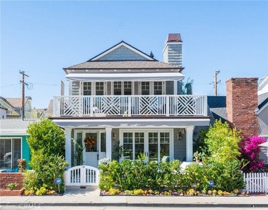 Nestled in the heart of Balboa Island, 217 Coral Avenue invites - photo 1