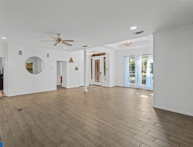 This price point and this neighborhood are a winning combination - photo 8