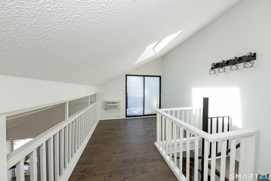 Private Pet friendly End unit newly refreshed! Ranch style - photo 12