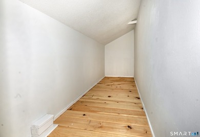 Private Pet friendly End unit newly refreshed! Ranch style - photo 14