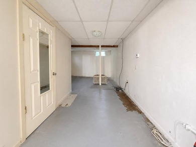Welcome to this well maintained 3-bedroom, 1 3/4-bath home - photo 14