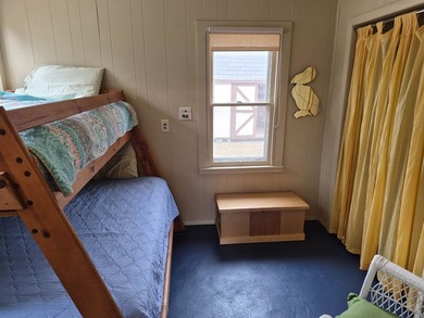 EXPERIENCE THE FEELING OF THE NORTHWOODS JUST OVER THE BORDER IN - photo 15