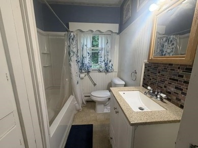 Welcome to this well maintained 3-bedroom, 1 3/4-bath home - photo 18