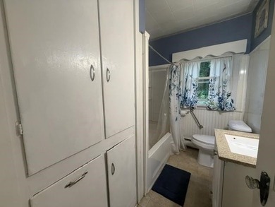 Welcome to this well maintained 3-bedroom, 1 3/4-bath home - photo 20