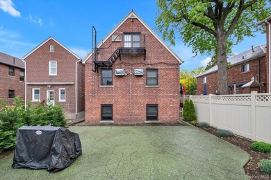 Immaculate fully detached brickstone home in the highly - photo 21