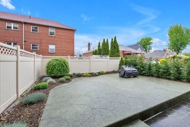 Immaculate fully detached brickstone home in the highly - photo 22