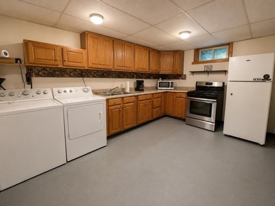 Welcome to this well maintained 3-bedroom, 1 3/4-bath home - photo 22