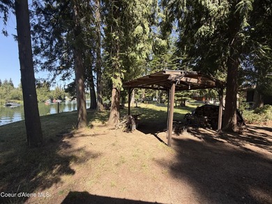 Enjoy waterfront living with this 3-bedroom, 2-bath home - photo 23