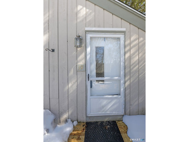 Private Pet friendly End unit newly refreshed! Ranch style - photo 24