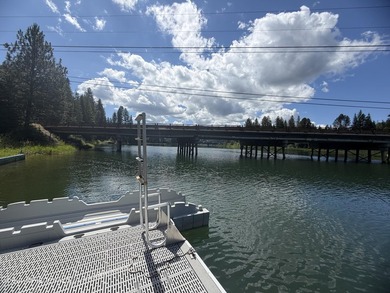 Enjoy waterfront living with this 3-bedroom, 2-bath home - photo 29
