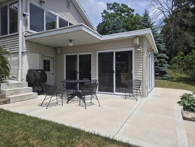 EXPERIENCE THE FEELING OF THE NORTHWOODS JUST OVER THE BORDER IN - photo 44