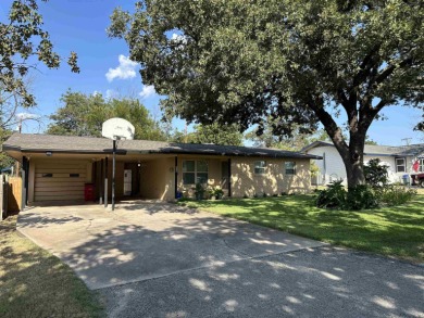 Lake LBJ Home For Sale in Kingsland Texas