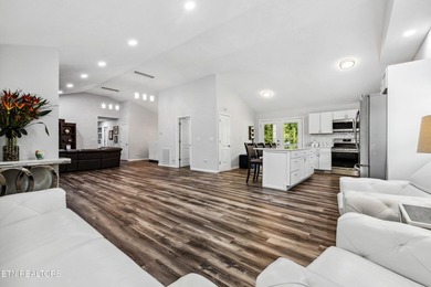 Exquisite Country Estate on 34.5 Acres. Escape to the - photo 14