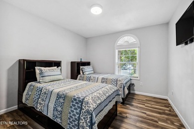 Exquisite Country Estate on 34.5 Acres. Escape to the - photo 31