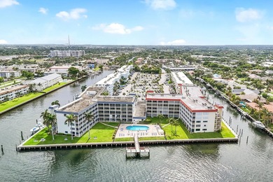 Wake up to panoramic water views from this beautifully - photo 31