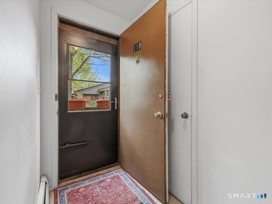 Welcome to easy living in Bridgeport's desirable North End! - photo 4