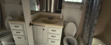 Perfect investment home offers a comfortable and well-maintained - photo 6